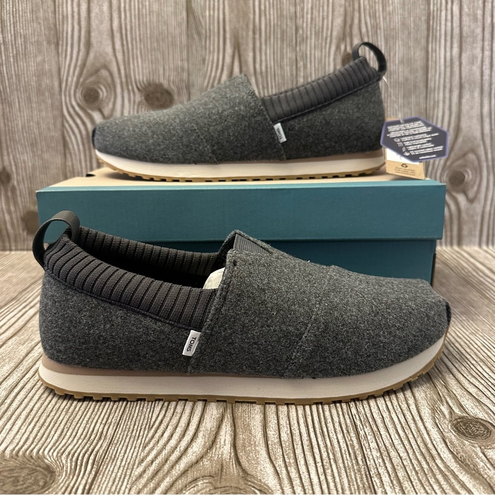 New in Box Toms Alpargata Resident Sneaker Size 9